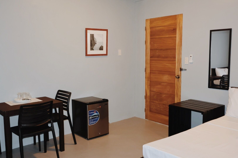 Room 2, Roccia Transient, San Fernando City