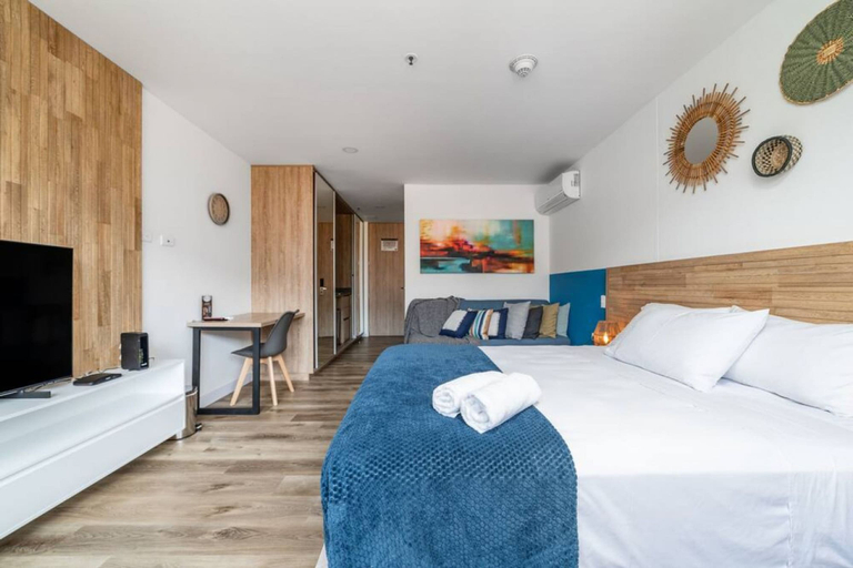 Room 5, Go Living Suites - 1010, Medellín