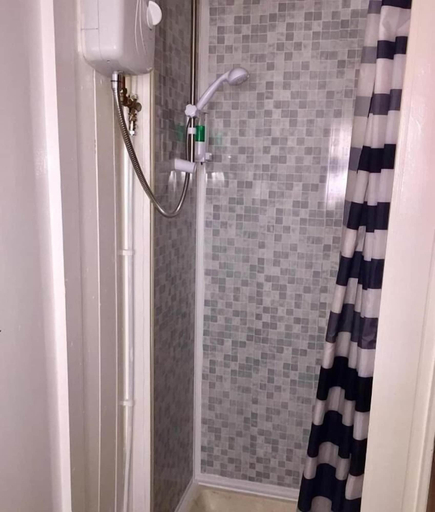 Bathroom 3, The Galloway Hotel, Blackpool