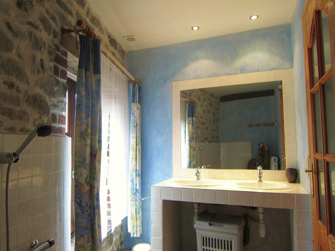 Bathroom 4, Riverside Retreat Viroinval, Namur