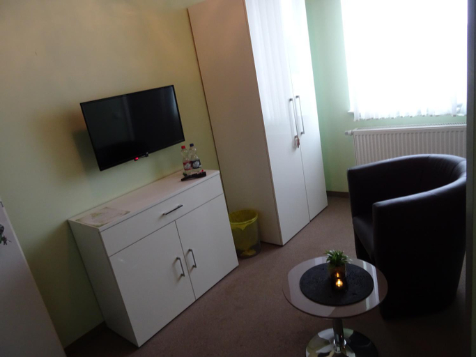 Others 4, Haus Hotel & Pension am Birnengarten, Magdeburg
