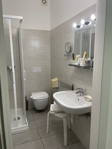 Bathroom 5, HOTEL LAURO, Como