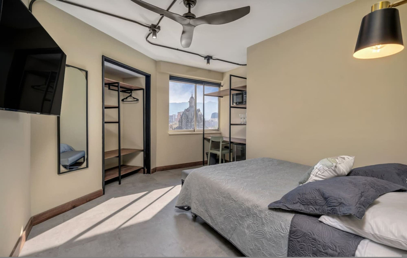 Room 4, Nutibara Express - 830, Medellín