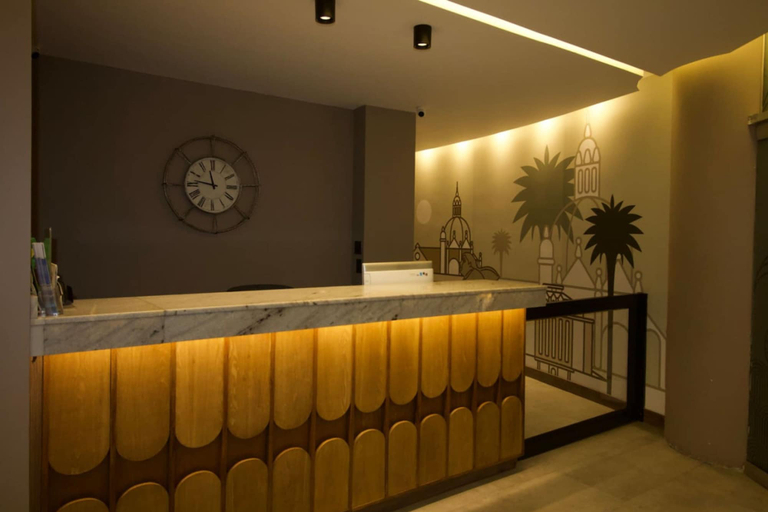 Room 2, Nutibara Express - 823, Medellín