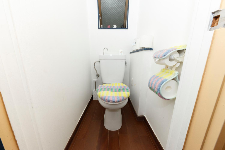Bathroom 2, May Guest House, Ōta