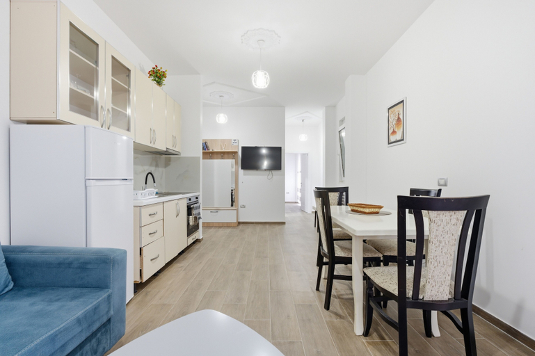 Private kitchen 2, Enles Garden Beach Apartments, Kavajës