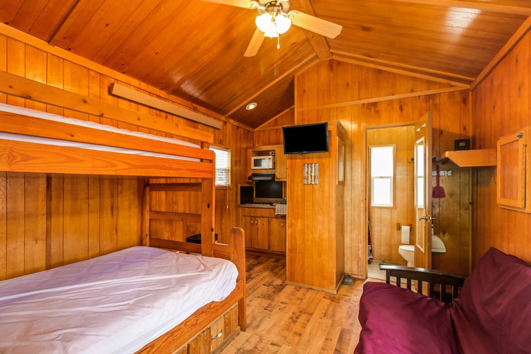 Bedroom, Jellystone Mammoth Cave, Barren