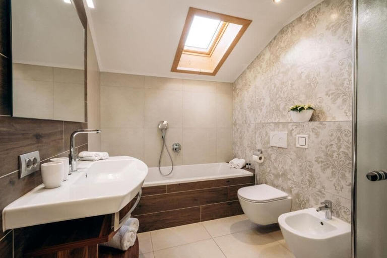 Bathroom 5, Garni Tschutscherhof, Bolzano