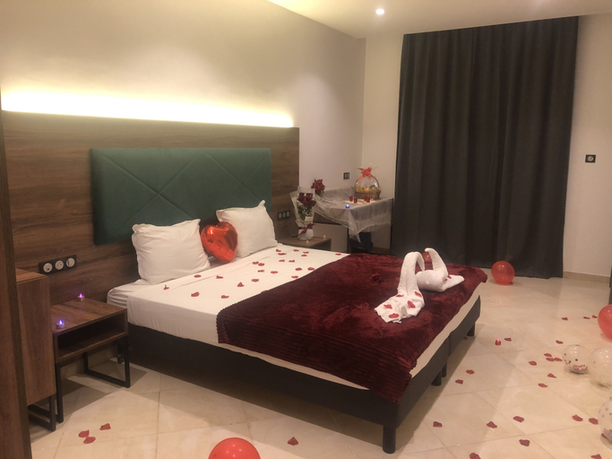 Bedroom 2, Gardenia Hotel Oran, Ain Turk