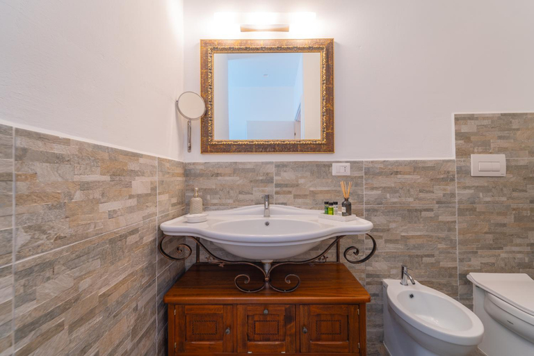 Bathroom 5, Les Suites Magnolia, Olbia-Tempio