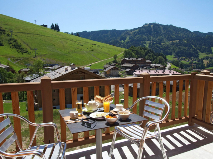 Others 3, Chic Chalet-Style Apartment, Haute-Savoie