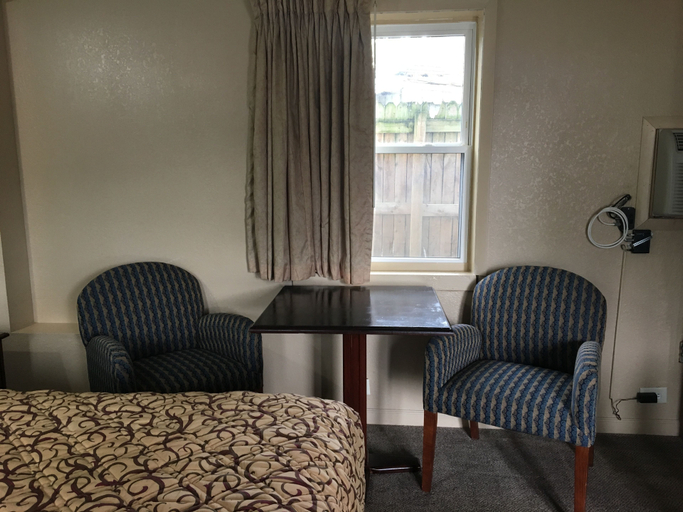 Others 5, Best Motel, Lucas