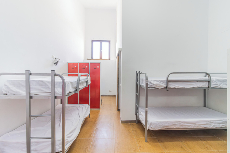 Room 1, Hostel el Castillo by CABANA Rentals, Zaragoza