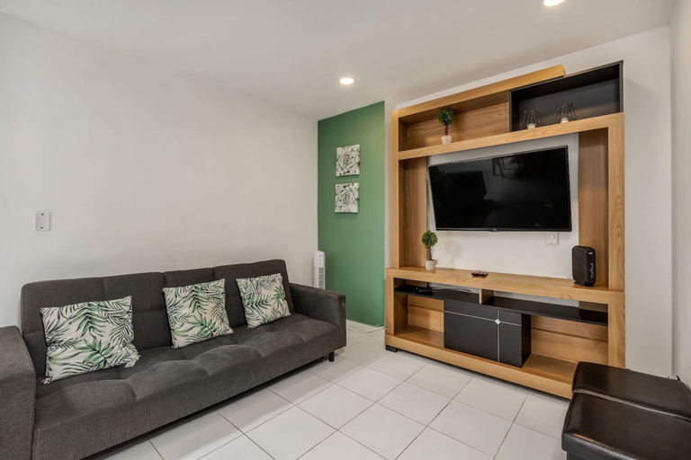 Room 1, Oslo 704 in Medell n, Medellín
