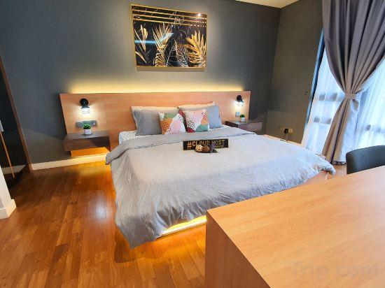 3, Anggun KLCC Spacious Studio Steps to Monorail & LRT FREE Parking, Kuala Lumpur