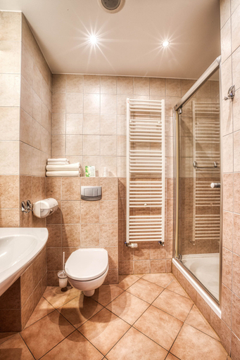 Bathroom 3, 4 Pory Roku Resort Sauna & Spa, Gdańsk