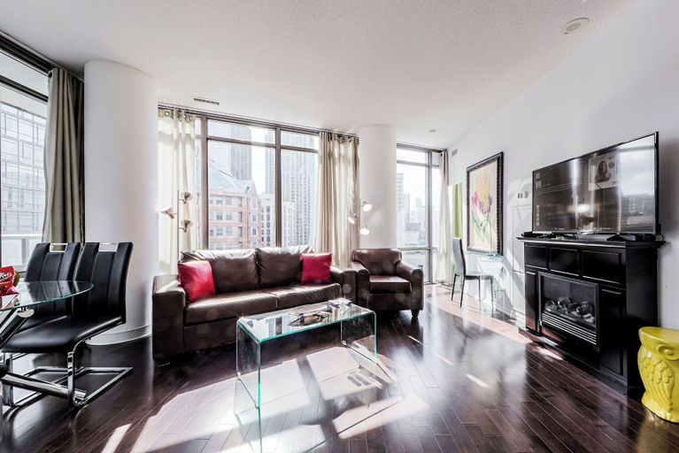 Living area 5, Gerrard Stays and Suites, Toronto