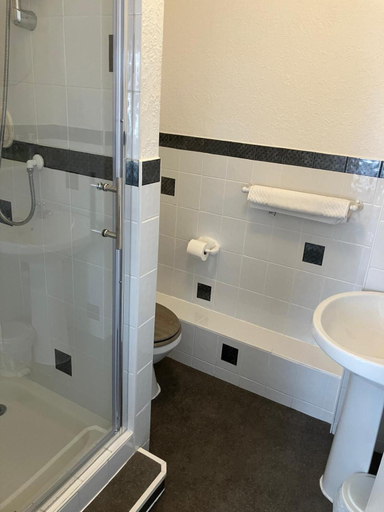 Bathroom 2, Seaview Sanctuary, East Sussex
