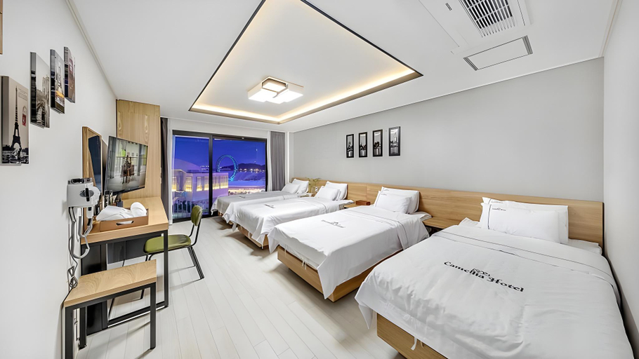 Bedroom 3, Yeosu Camellia Hotel, Yeosu