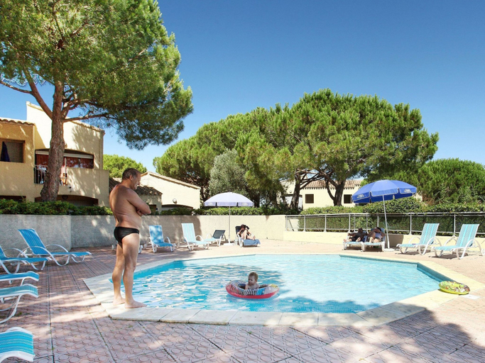 Pool 2, Peaceful Stay Among Pines, Hérault