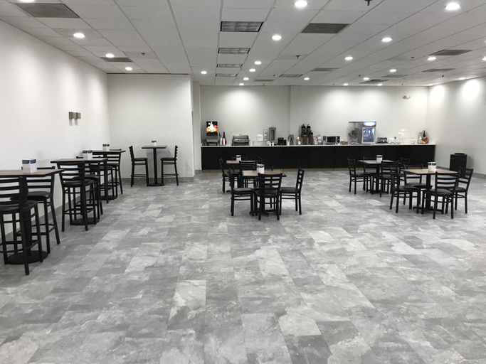 Food & Drinks, My Homes Macon North I-75 by OYO, Bibb