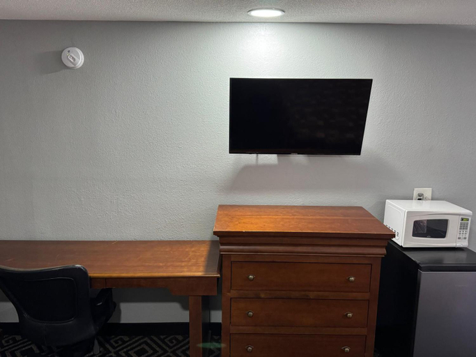 Others 5, Budgetel Inn & Suites, Franklin