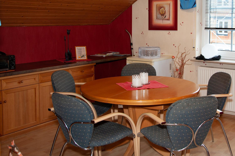 Others 2, Chefs Gastezimmer, Germersheim