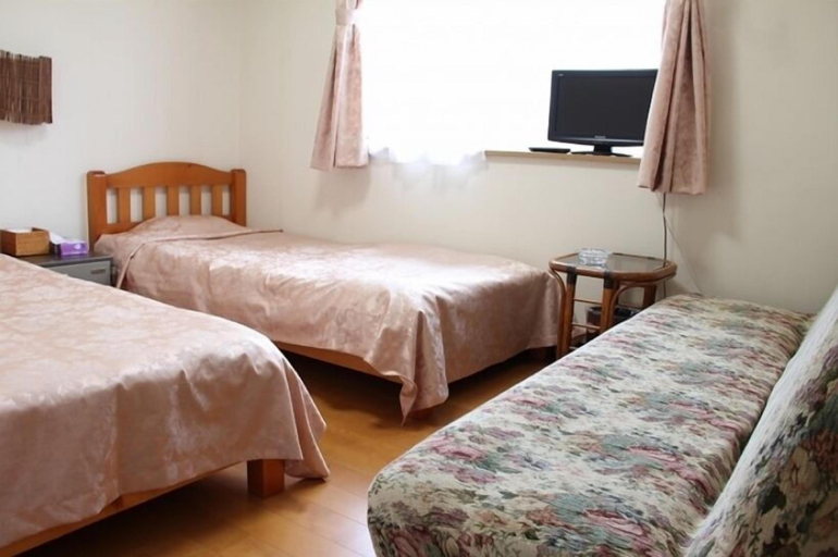 Bedroom 2, turtle house, Shimoda