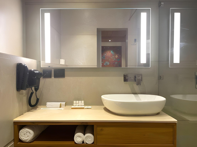 Bathroom 3, Royale Sarovar Portico Agra, Agra