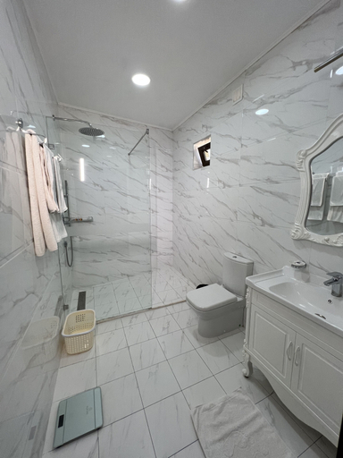 Bathroom 5, Palace Hotel, Qibray