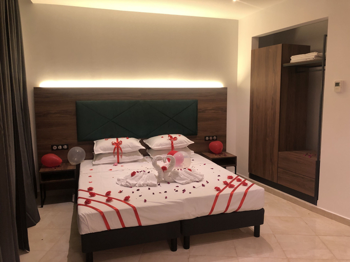 Bedroom 2, Gardenia Hotel Oran, Ain Turk