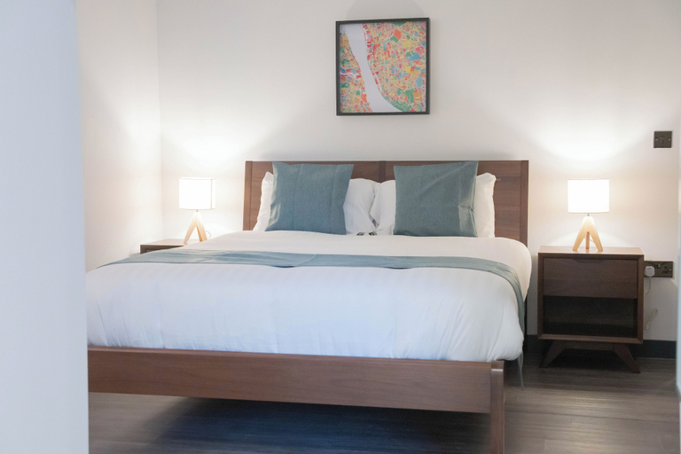 Room 2, Sevenstay Plus - 60 Old Hall Street, Sefton
