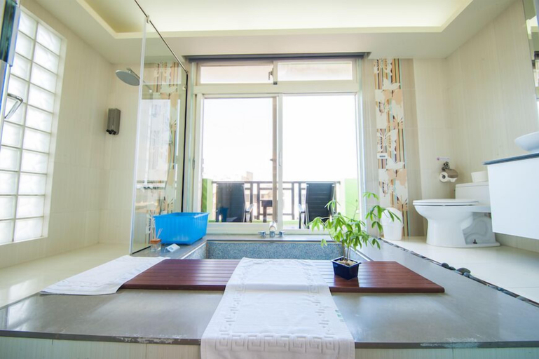 Bathroom 2, Hioneone Hostel, Penghu