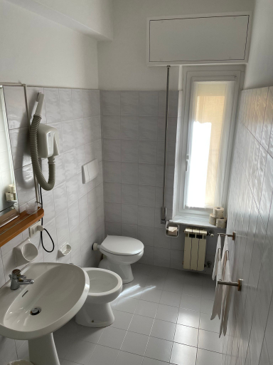 Bathroom 5, Hotel Stazione del Sole, Savona