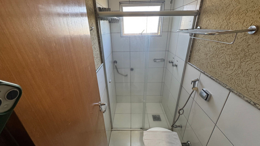 Bathroom 4, Golden Dolphin Grand Hotel, Caldas Novas