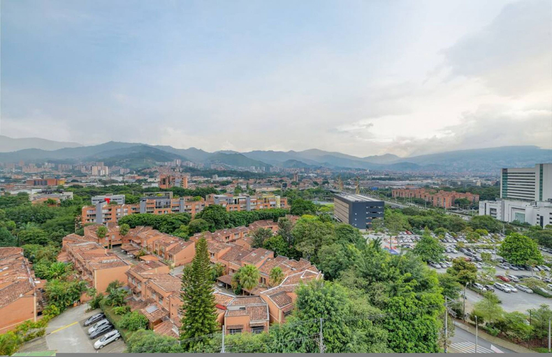 Room 4, Alcazar Oviedo - 1105, Medellín
