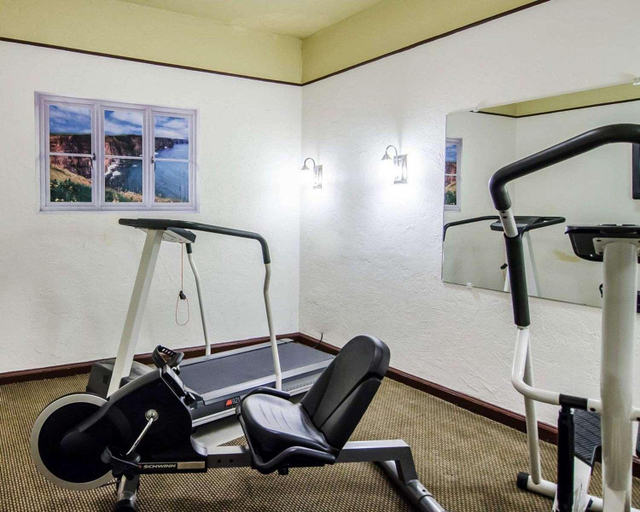 3, Hotel Seville, Boone