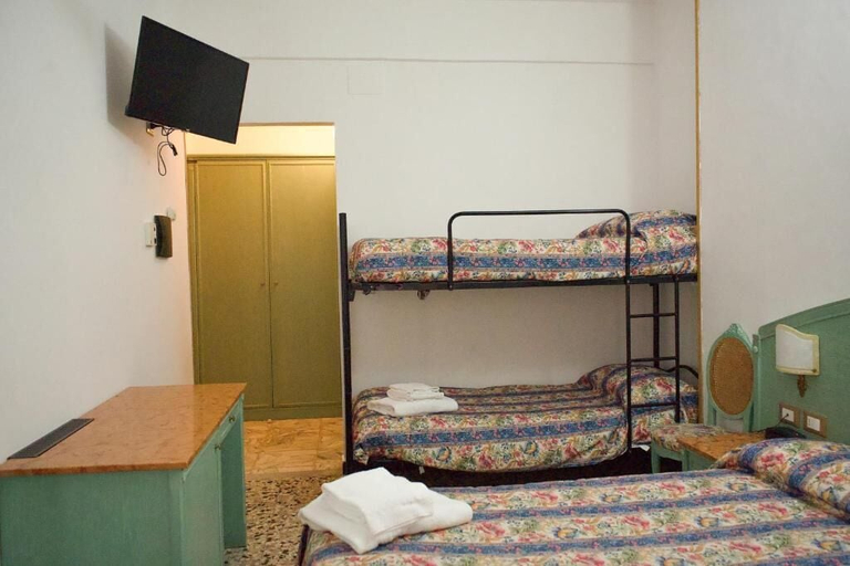 Room 2, hotel magnolia, Savona