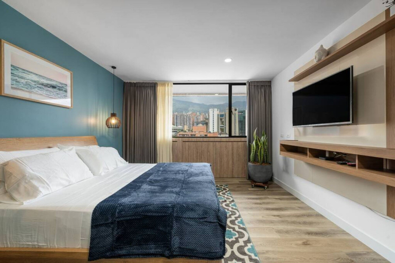 Room 4, Go Living Suites - 1406, Medellín