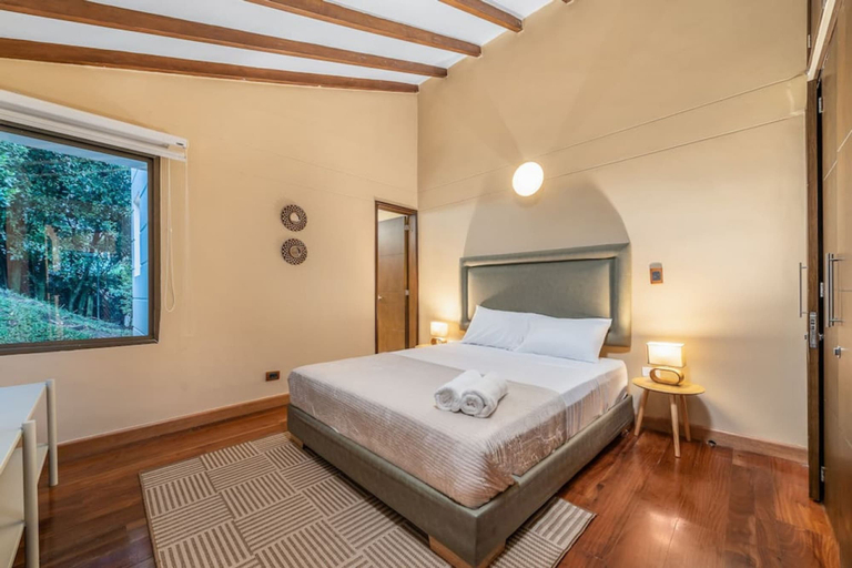 Room 4, Casa Terracina Amazing 5BR Mansion With Private Pool, Envigado