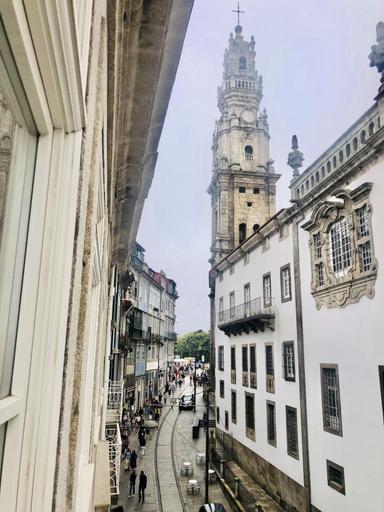 Room 2, Tower 5F in Oporto With 1 Bathrooms, Porto
