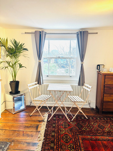 Others 5, Central Victorian House, London