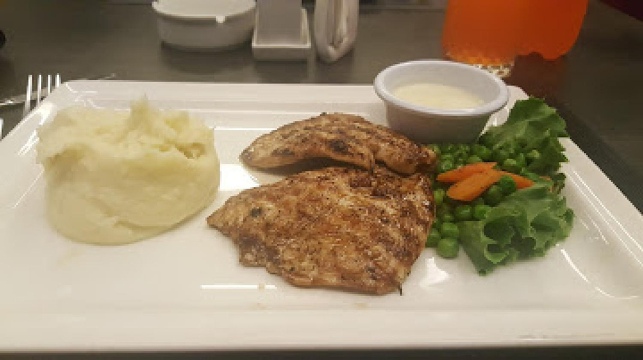Food & Drinks 5, The Avenue Suites - Guest Room, Eti-Osa