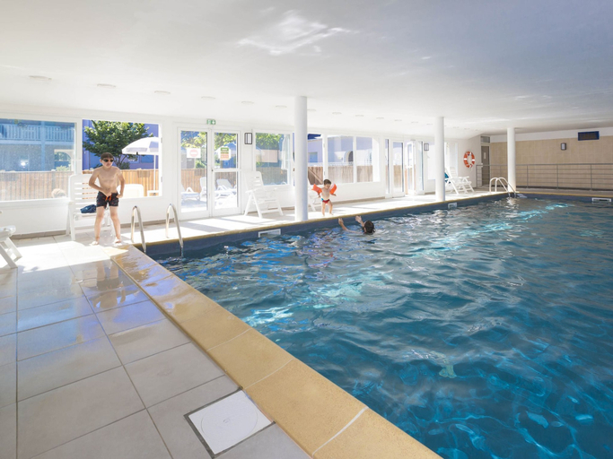 Pool, Holiday Home in Bretagne by Emerald Coast, Ille-et-Vilaine