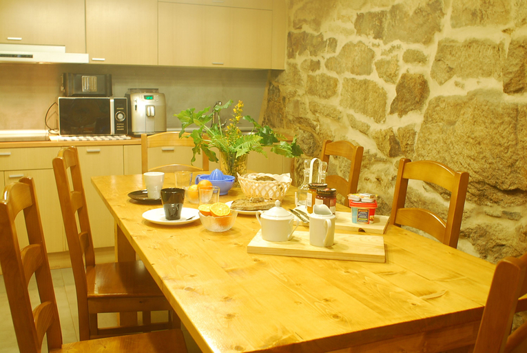 Others 5, Casa do Mosteiro, Ourense