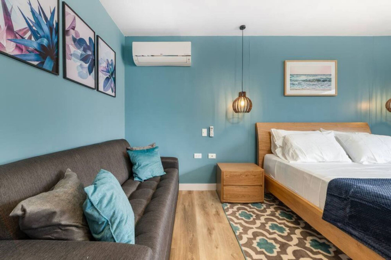 Room 3, Go Living Suites - 1406, Medellín