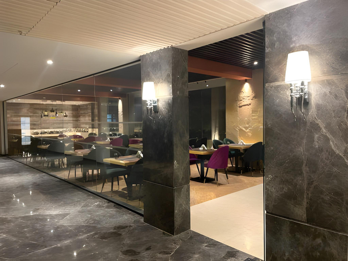 Food & Drinks 4, Royale Sarovar Portico Agra, Agra
