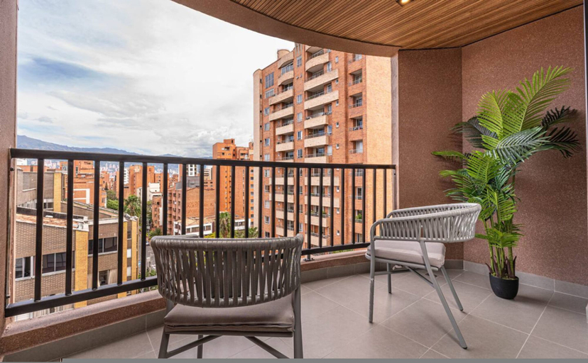 Room 5, Jatisa 702 in Medell n, Medellín