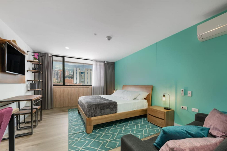 Room 5, Go Living Suites - 1407, Medellín