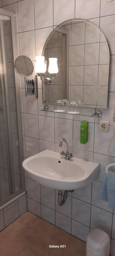 Bathroom 2, Landgasthof May, Kitzingen